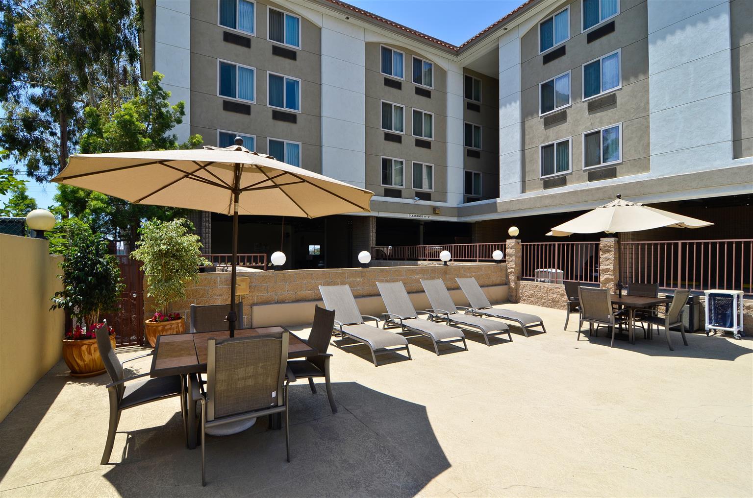 Best Western Of Long Beach Bagian luar foto