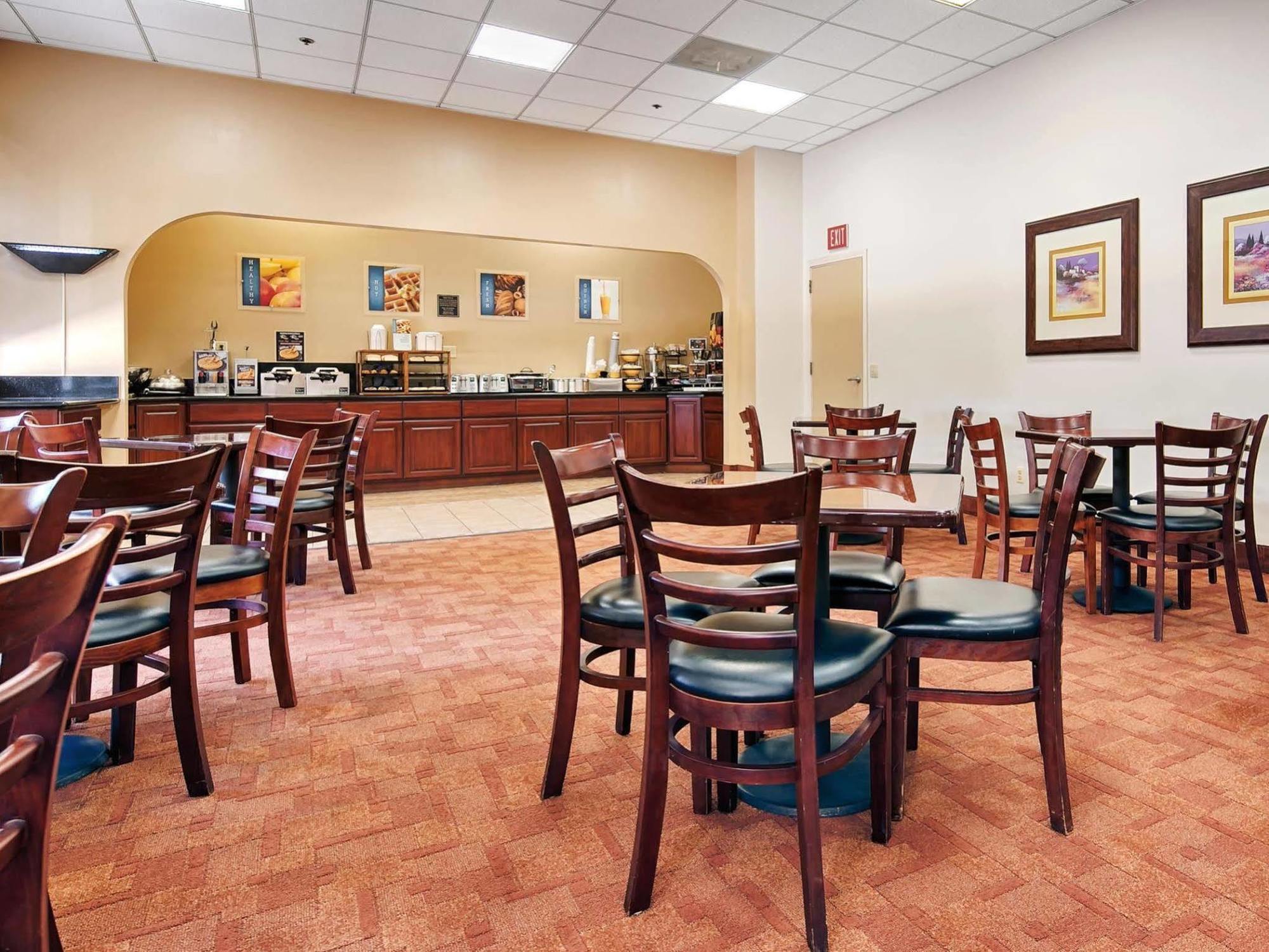 Best Western Of Long Beach Bagian luar foto