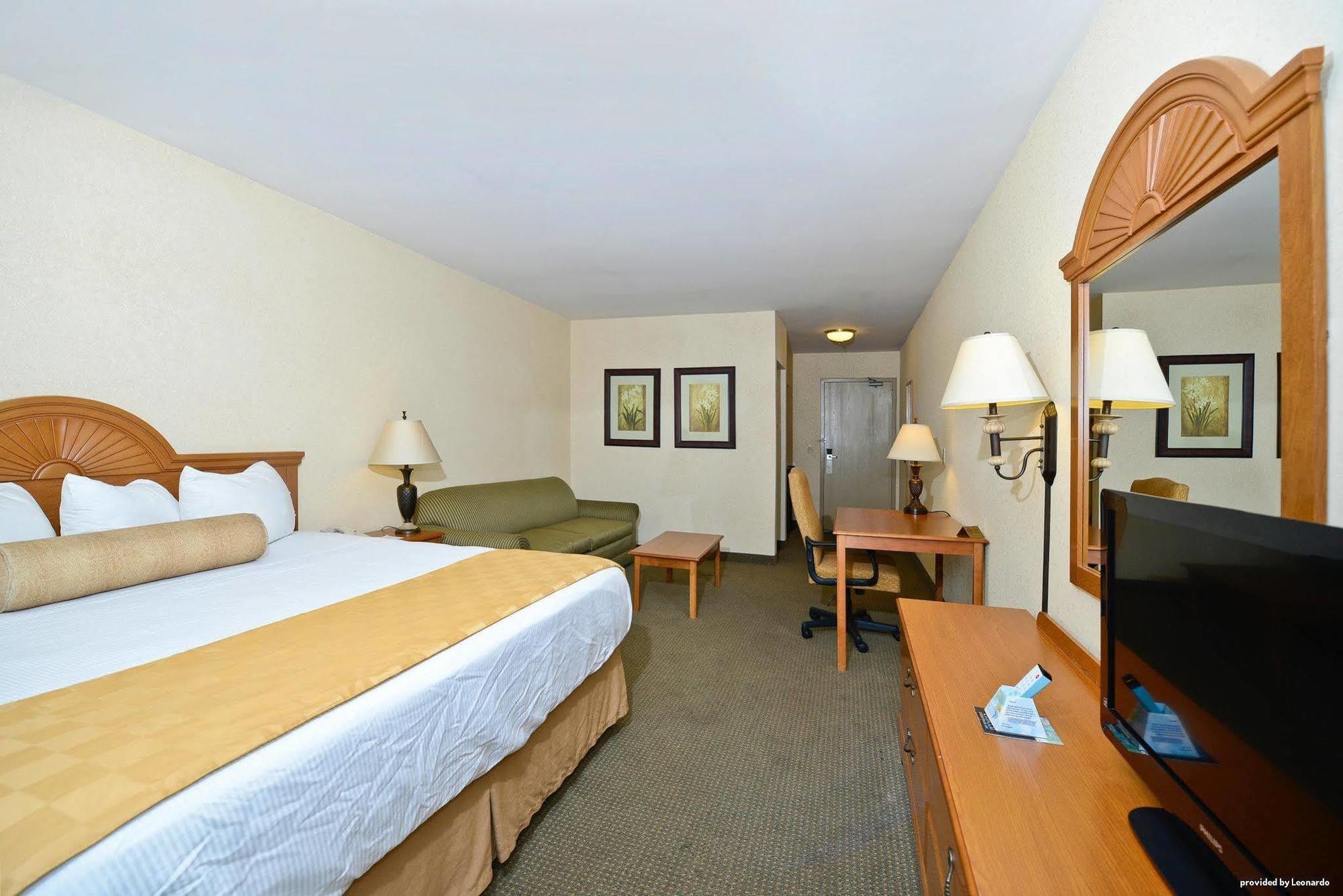 Best Western Of Long Beach Bagian luar foto