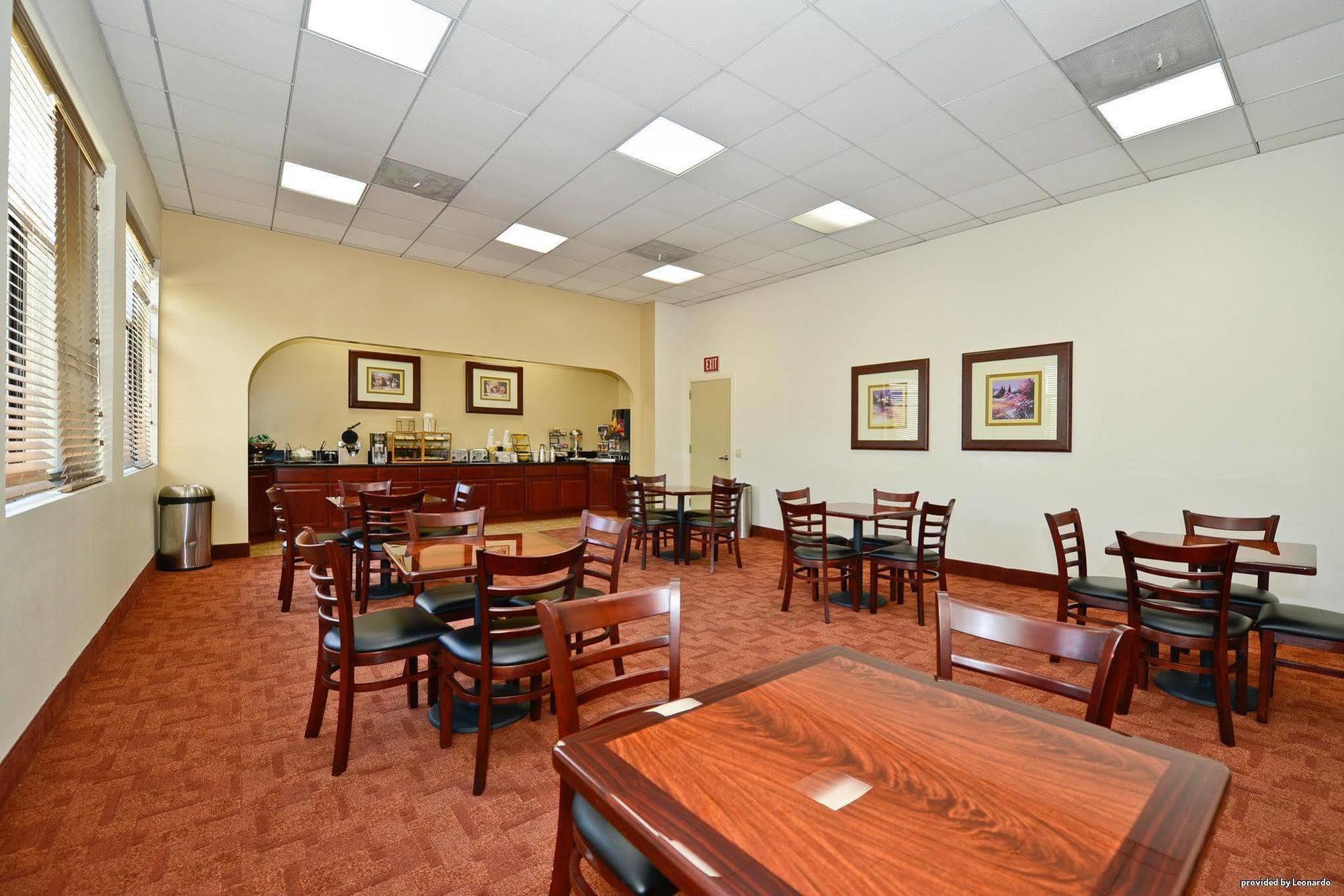Best Western Of Long Beach Bagian luar foto