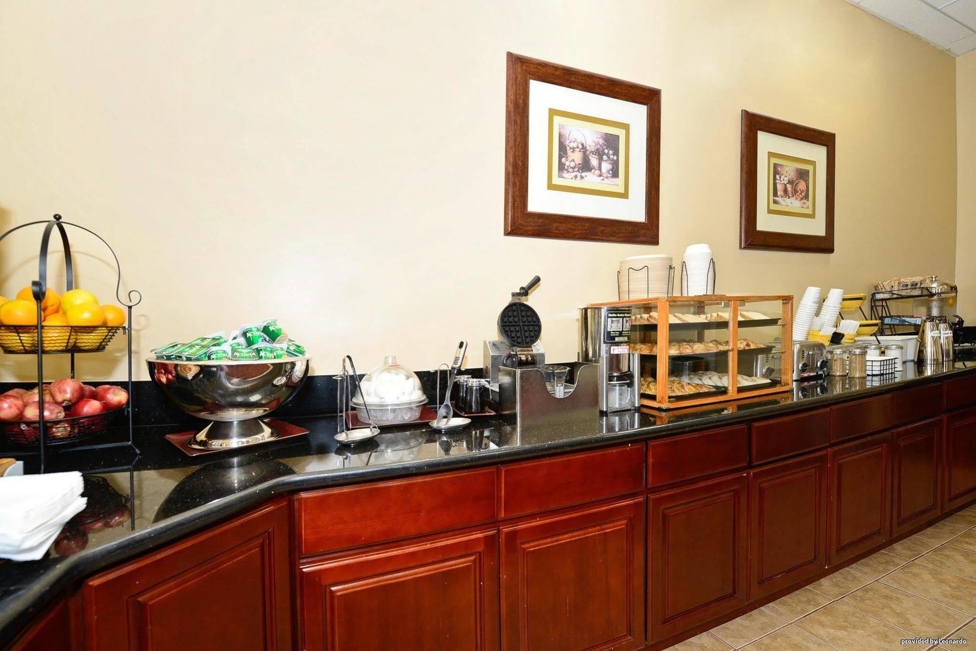 Best Western Of Long Beach Bagian luar foto
