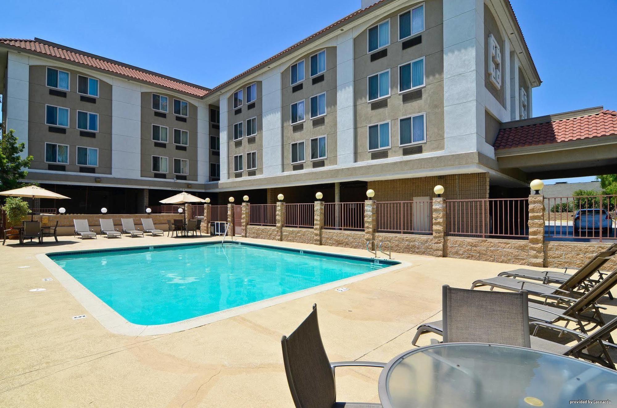 Best Western Of Long Beach Bagian luar foto