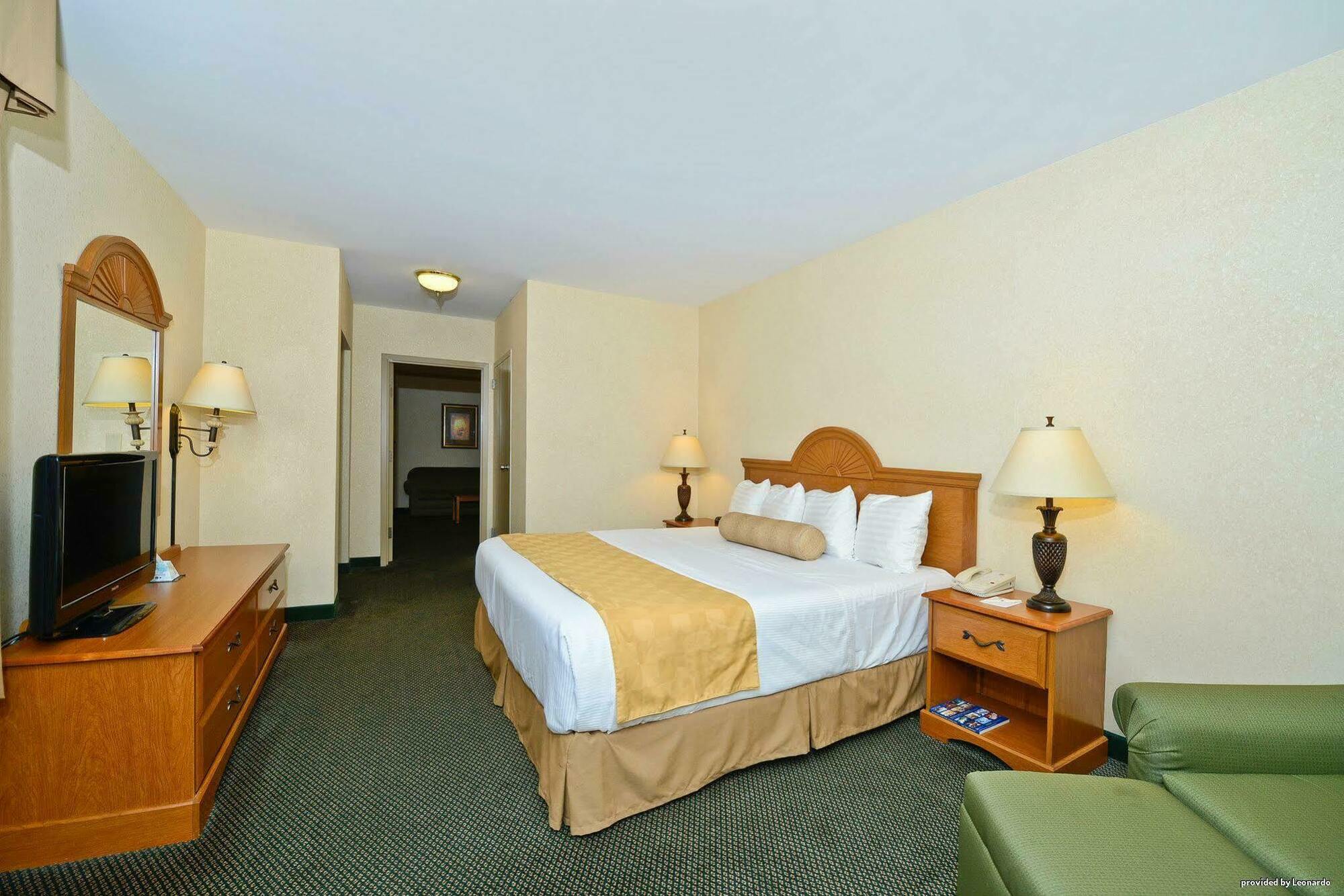 Best Western Of Long Beach Bagian luar foto